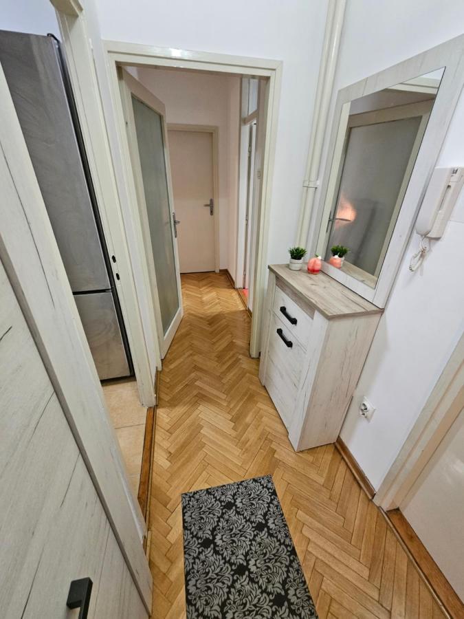 Slavija Apartment Belgrado Buitenkant foto