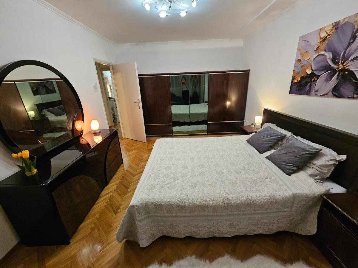 Slavija Apartment Belgrado Buitenkant foto